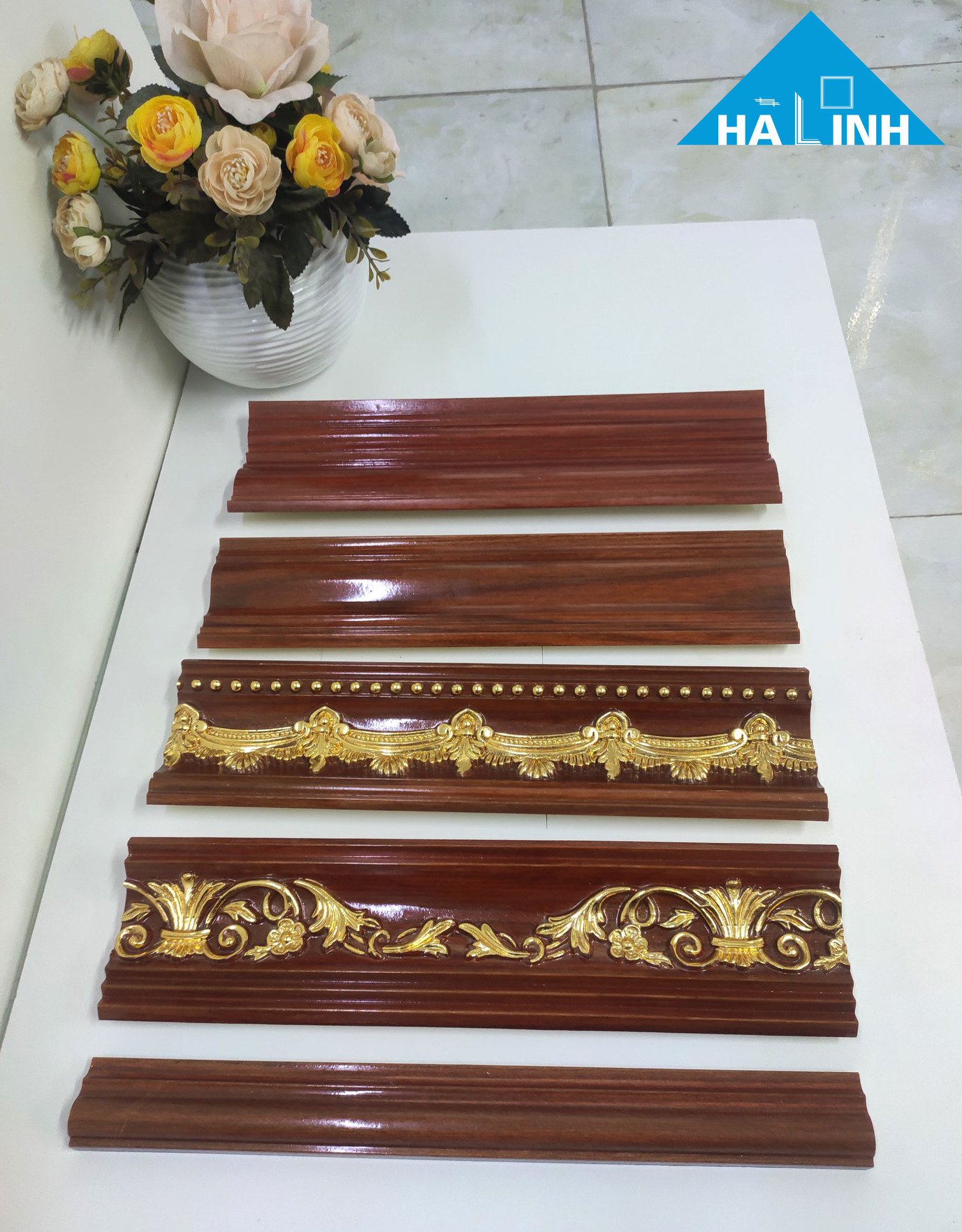 ph&agrave;o trần nhựa pu