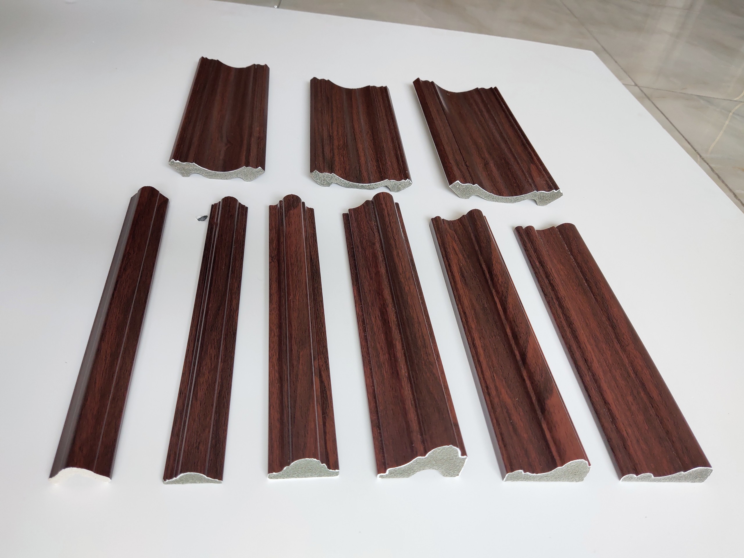 Giới thiệu bộ phào chỉ PS vân gỗ cho tấm ốp PVC vân gỗ