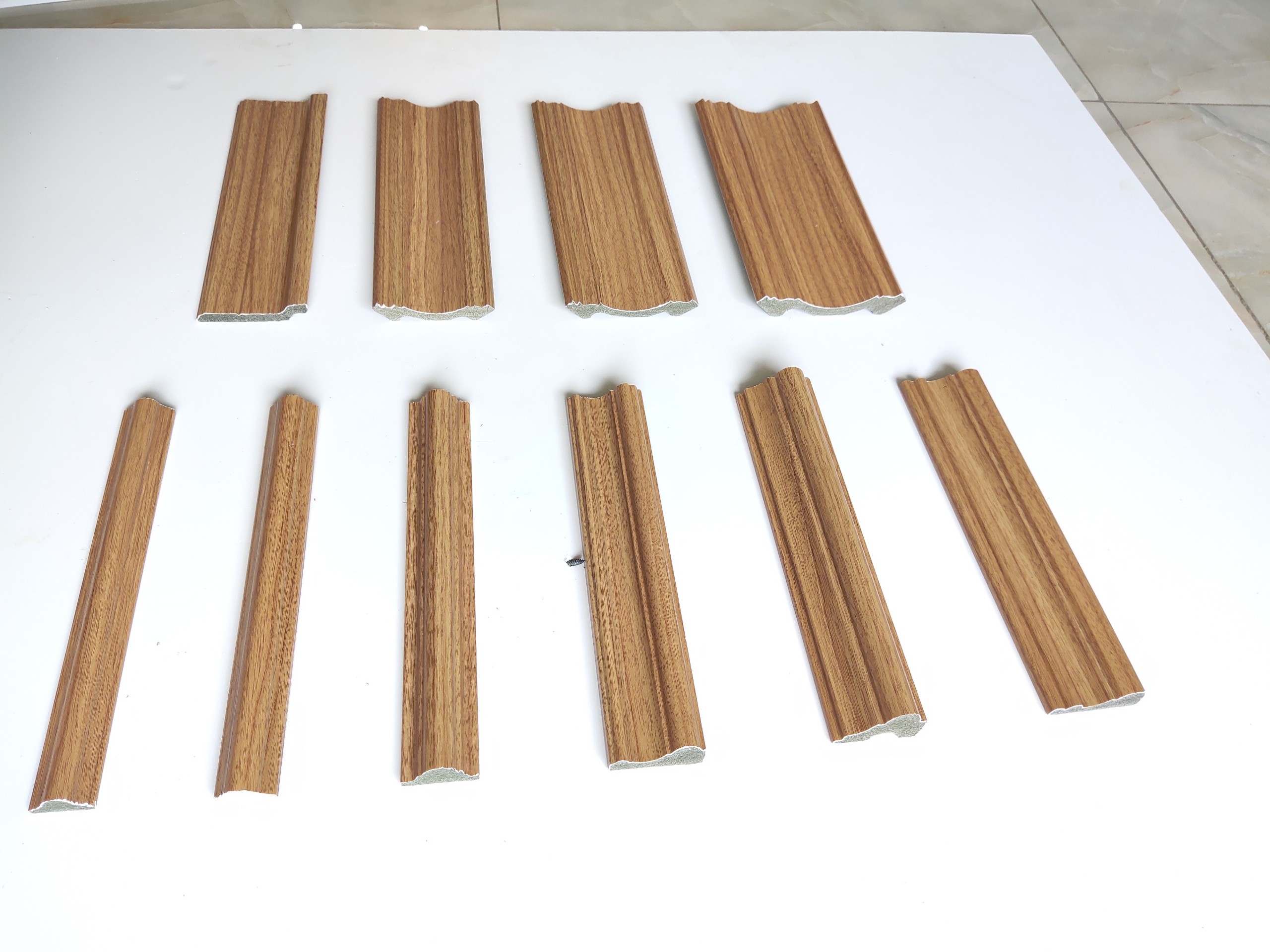 Giới thiệu bộ phào chỉ PS vân gỗ cho tấm ốp PVC vân gỗ